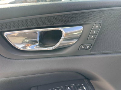 Volvo XC60 D4 AWD Geartronic Inscription (14)