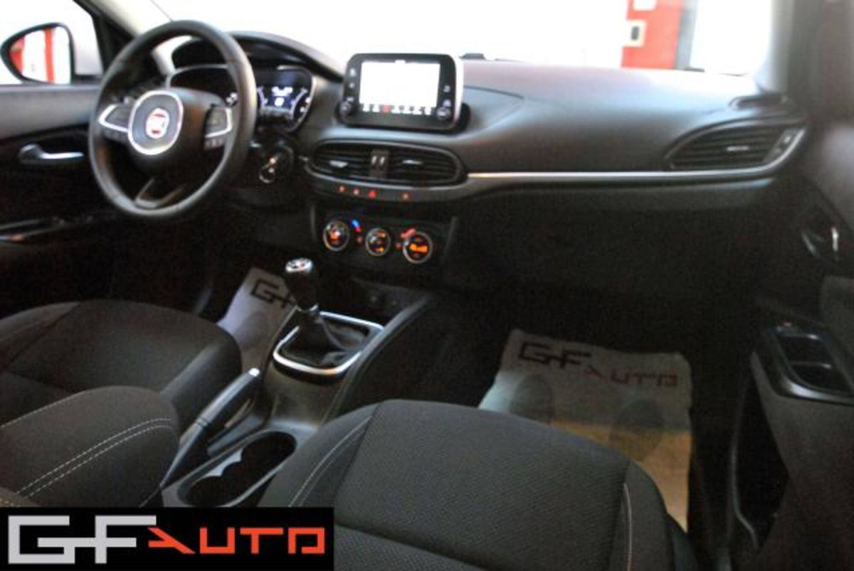Fiat Tipo Station Wagon Tipo 1.3 Mjt S&S SW Lounge (6)