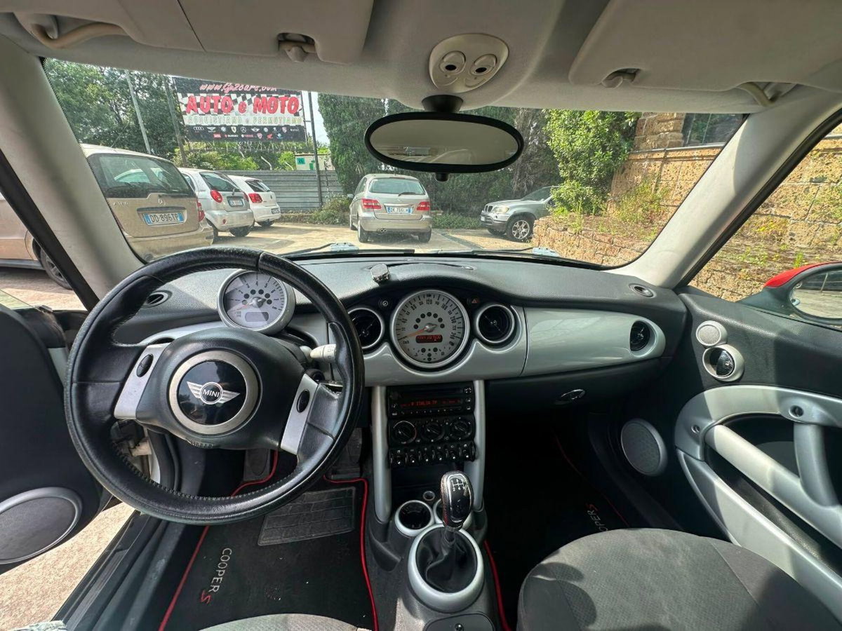 MINI Mini 1.6 16V Cooper (10)