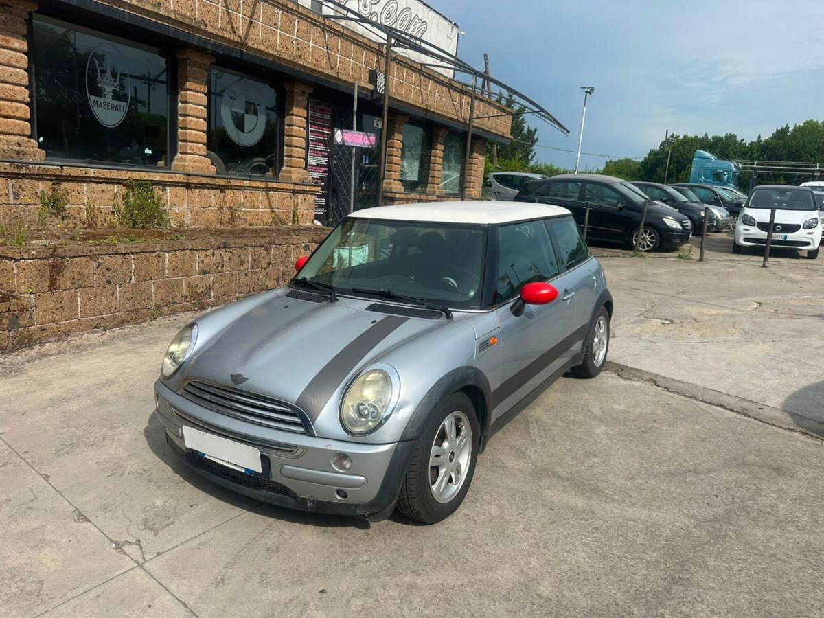 MINI Mini 1.6 16V Cooper (2)