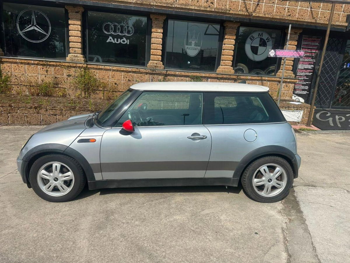 MINI Mini 1.6 16V Cooper (3)