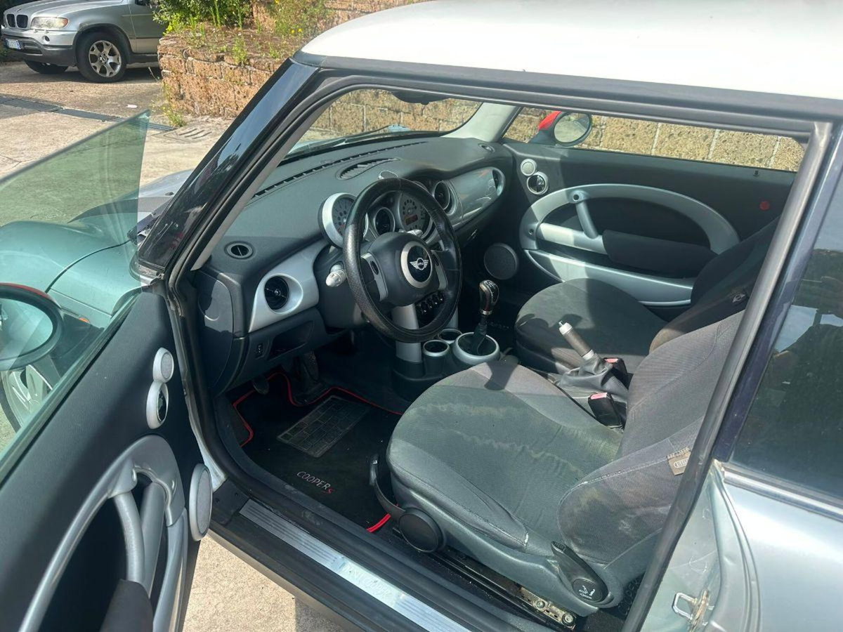 MINI Mini 1.6 16V Cooper (8)
