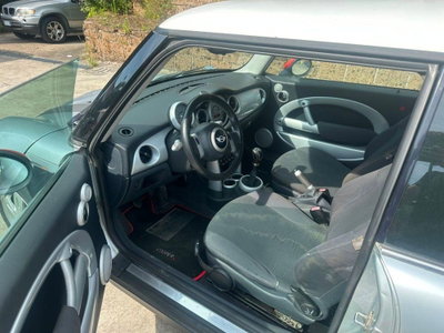 MINI Mini 1.6 16V Cooper (8)