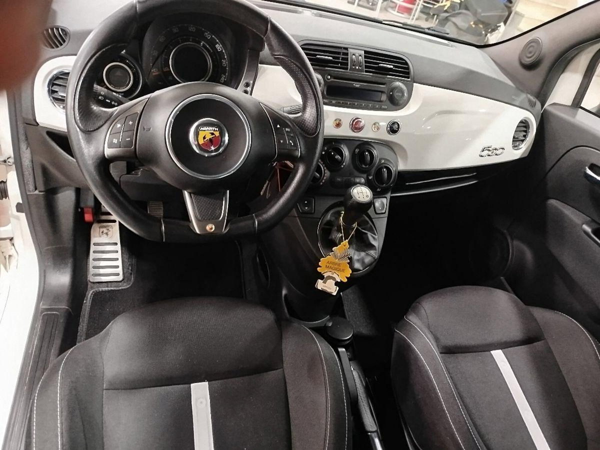 Abarth 500 1.4 Turbo T-Jet Custom (11)
