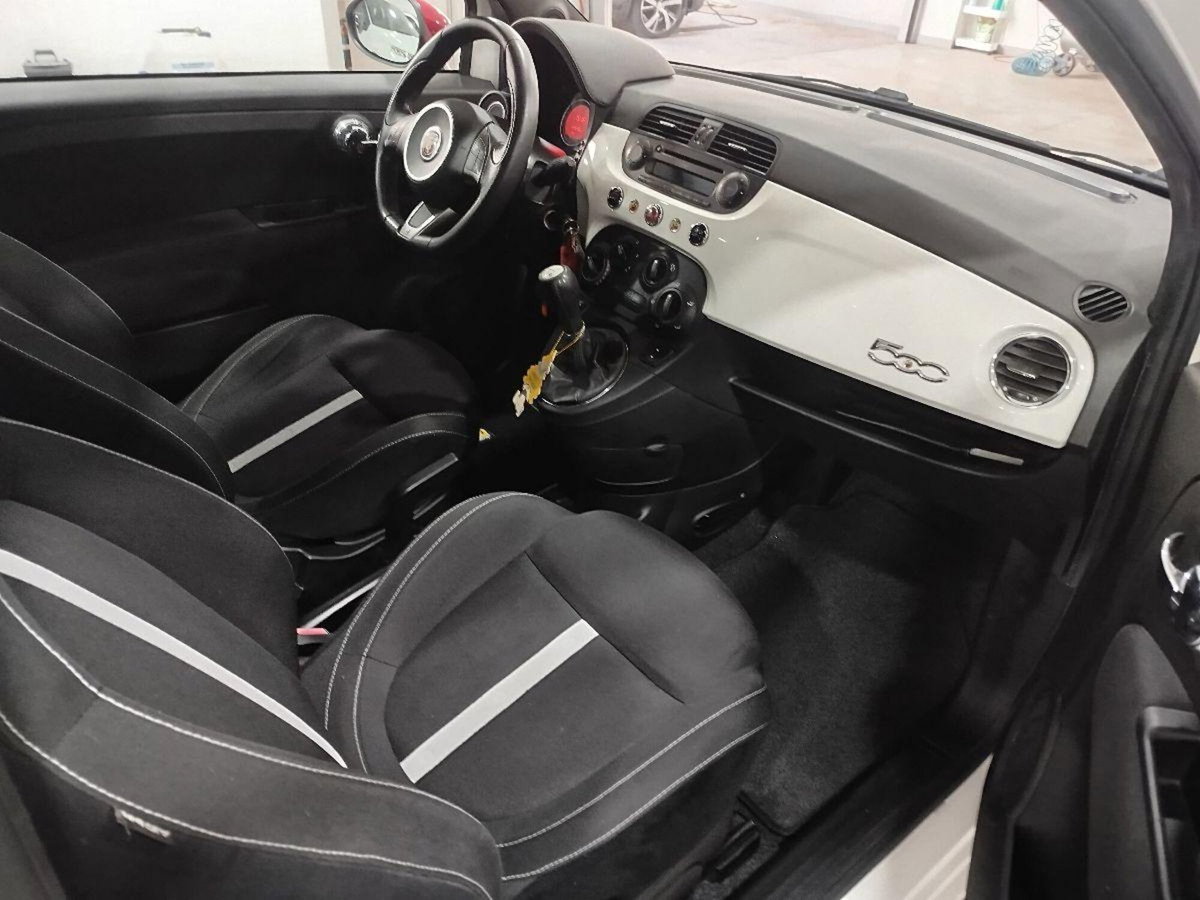 Abarth 500 1.4 Turbo T-Jet Custom (12)