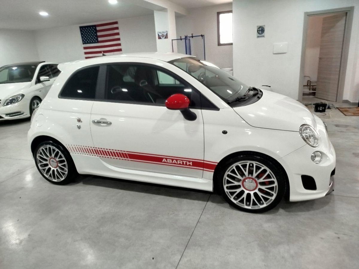 Abarth 500 1.4 Turbo T-Jet Custom (4)
