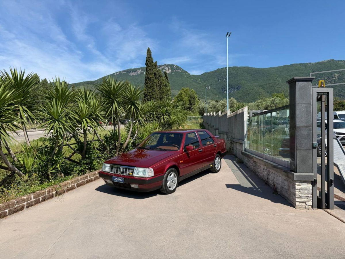 Lancia Thema 8.32