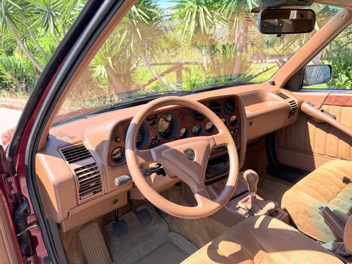 Lancia Thema 8.32 (10)