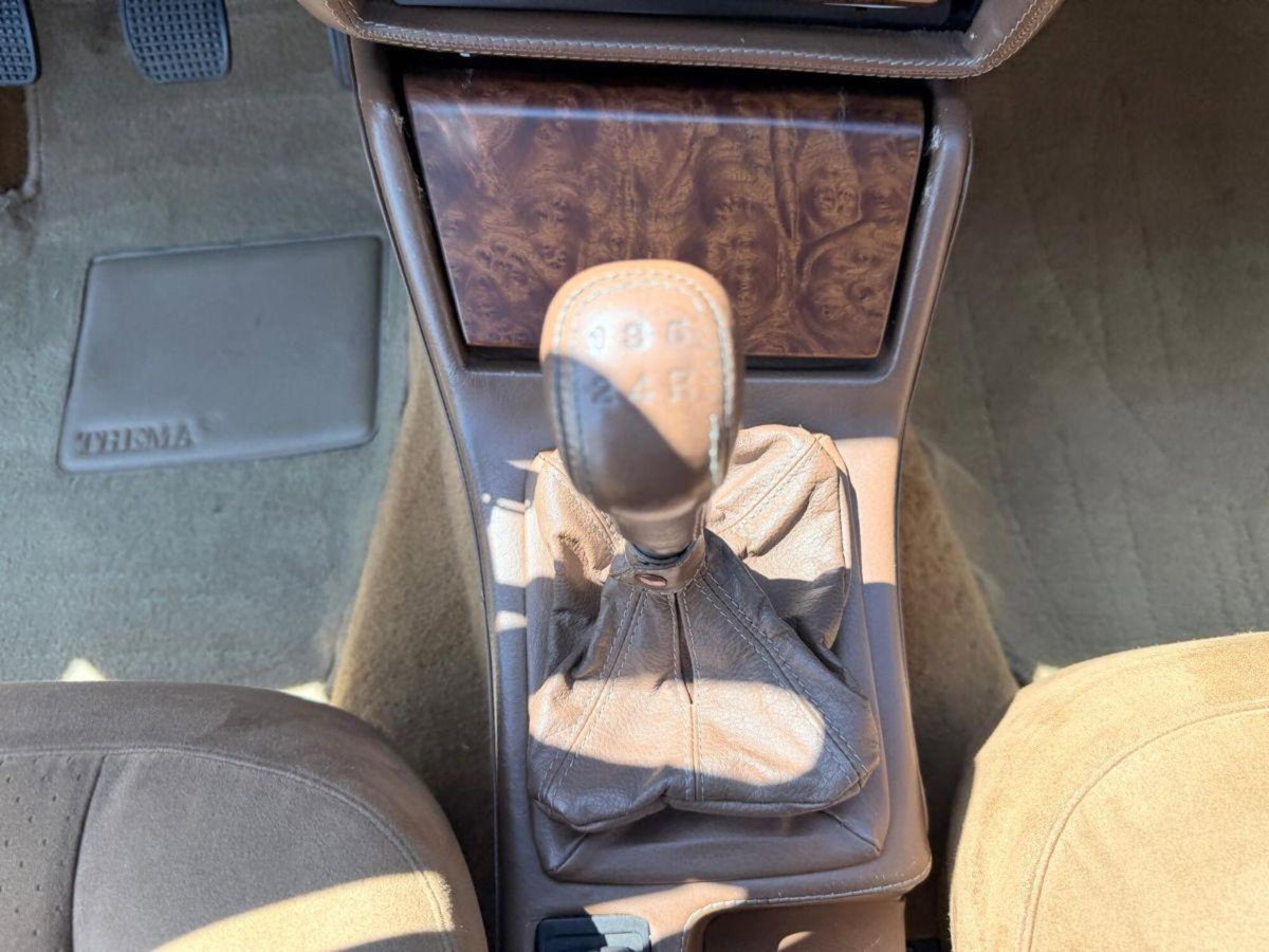 Lancia Thema 8.32 (20)