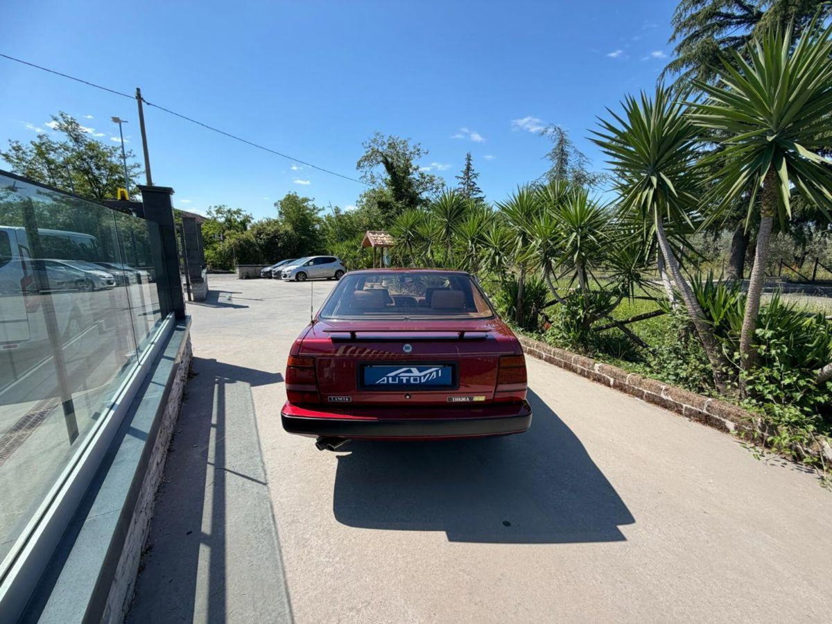 Lancia Thema 8.32 (5)