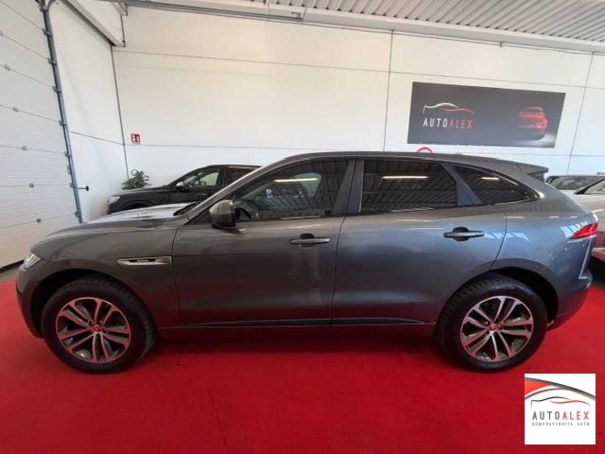 Jaguar F-Pace 2.0 D 180 CV AWD R-Sport (15)