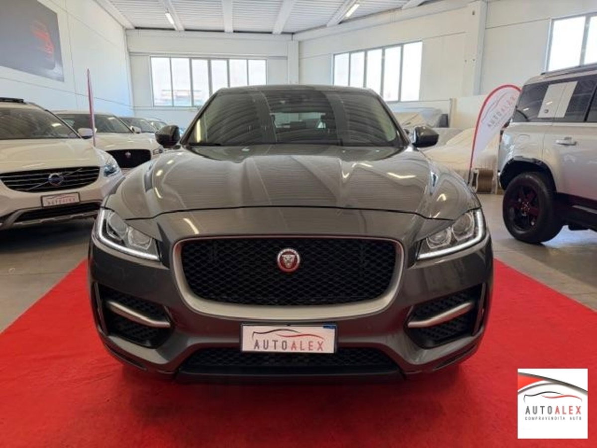 Jaguar F-Pace 2.0 D 180 CV AWD R-Sport (2)