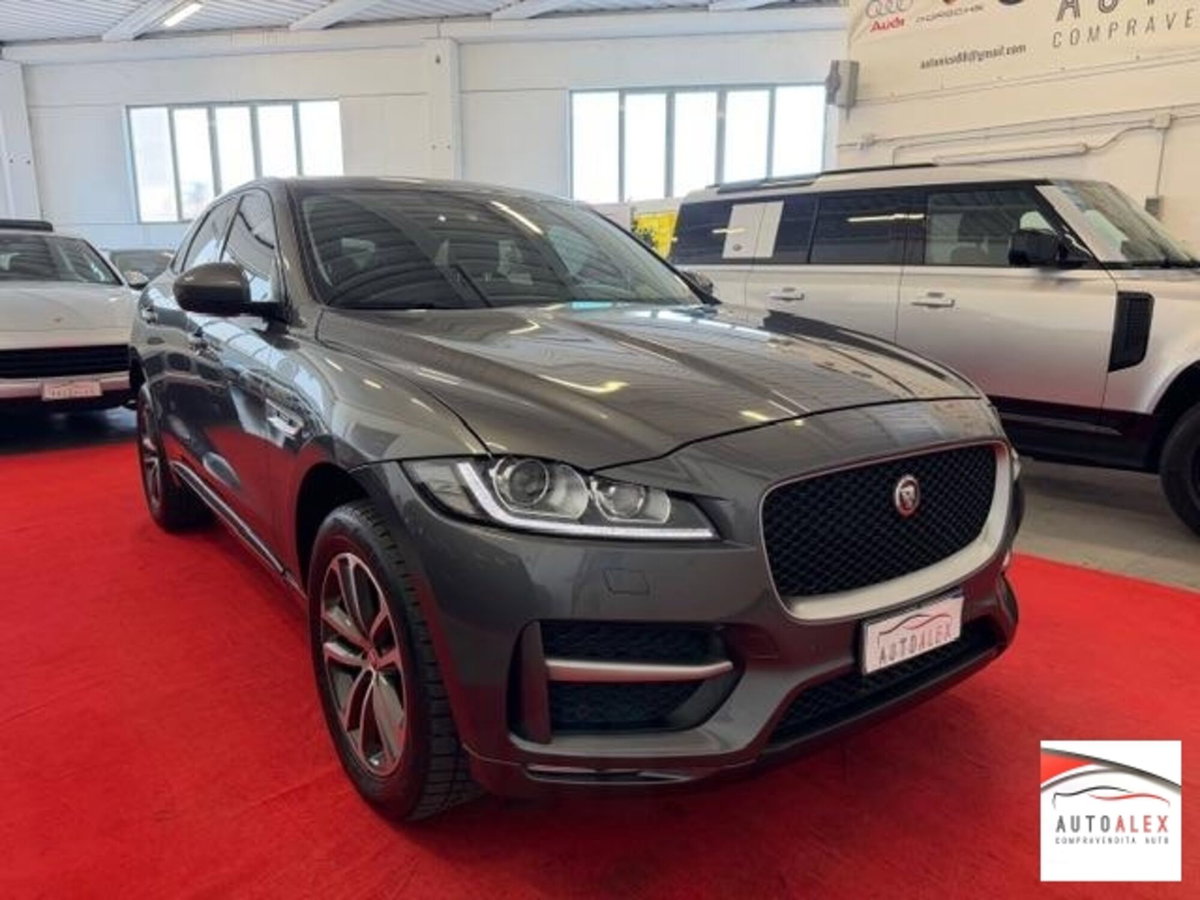 Jaguar F-Pace 2.0 D 180 CV AWD R-Sport (3)