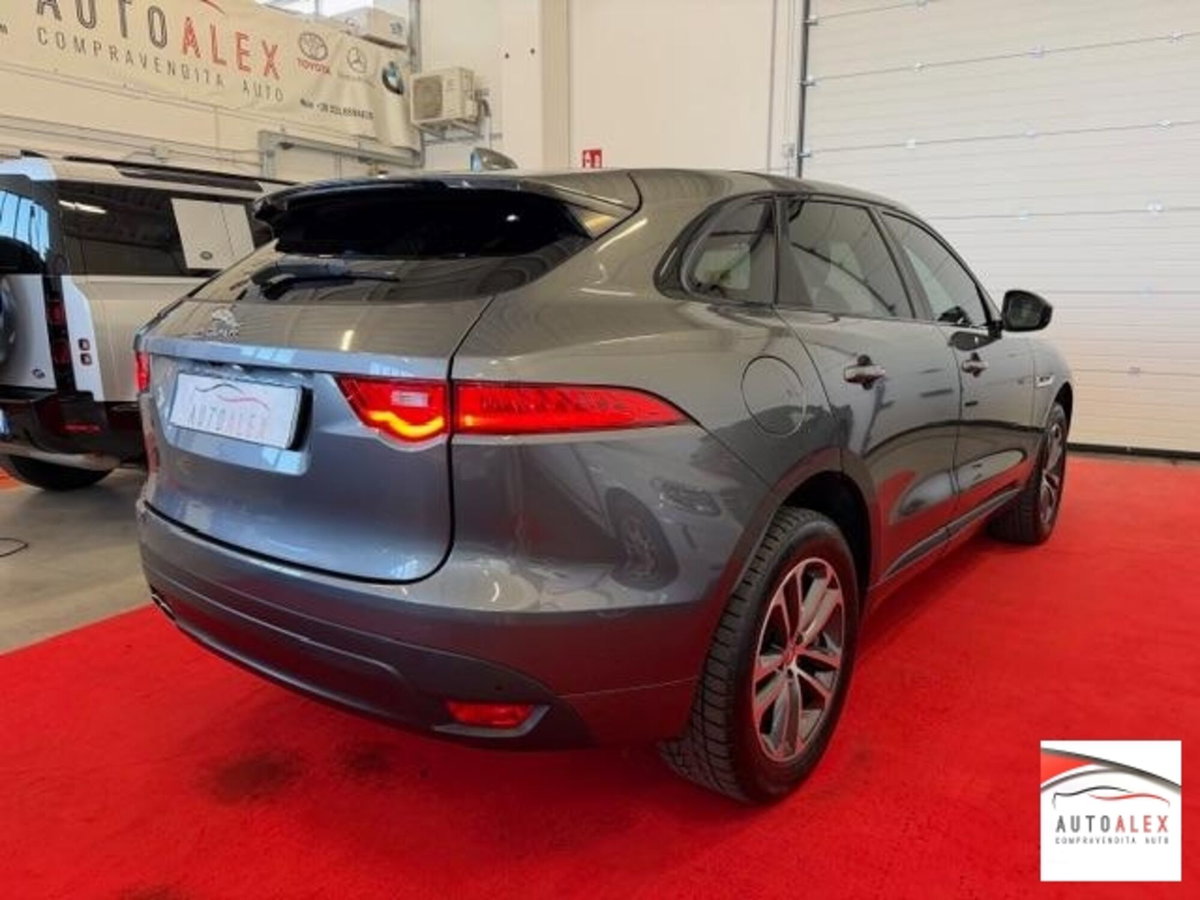 Jaguar F-Pace 2.0 D 180 CV AWD R-Sport (4)