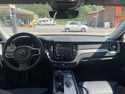 Volvo XC60 B5 (d) AWD automatico Plus Dark (10)