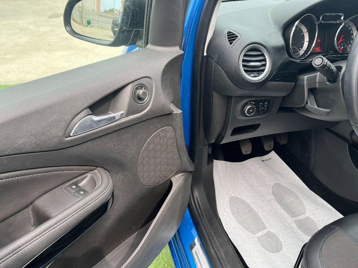 Opel Adam 1.2 70 CV (13)
