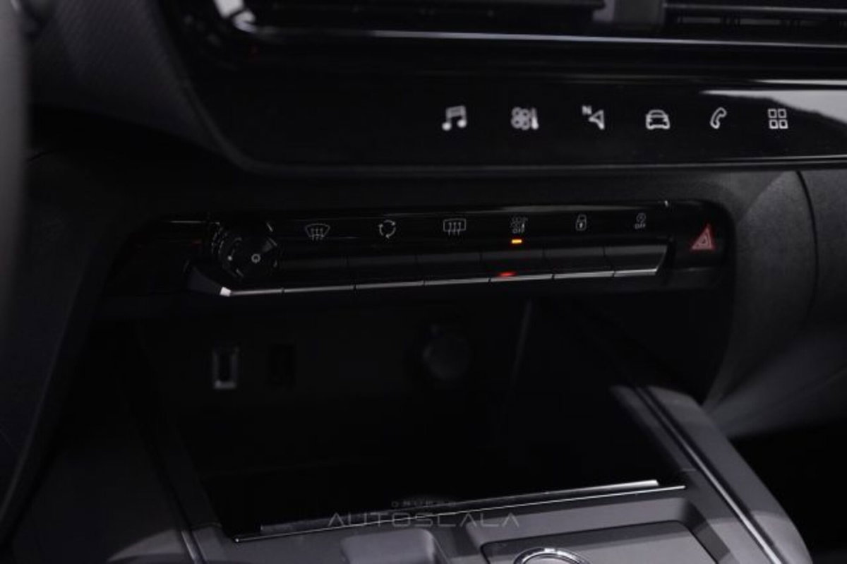 Citroen C5 Aircross 1.2 hybrid Max 136cv e-dcs6 (17)
