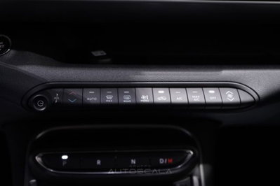 Jeep Avenger 1.2 turbo Summit fwd 100cv (15)