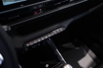 Jeep Avenger 1.2 turbo Summit fwd 100cv (13)