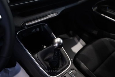 Jeep Avenger 1.2 turbo Summit fwd 100cv (15)