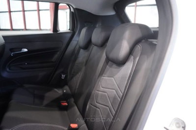Jeep Avenger 1.2 turbo Summit fwd 100cv (17)