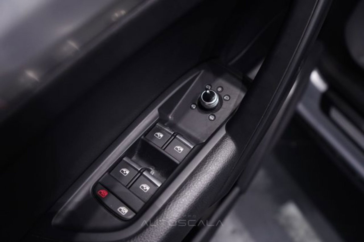 Audi Q5 2.0 TDI 163 CV quattro S tronic Business (9)