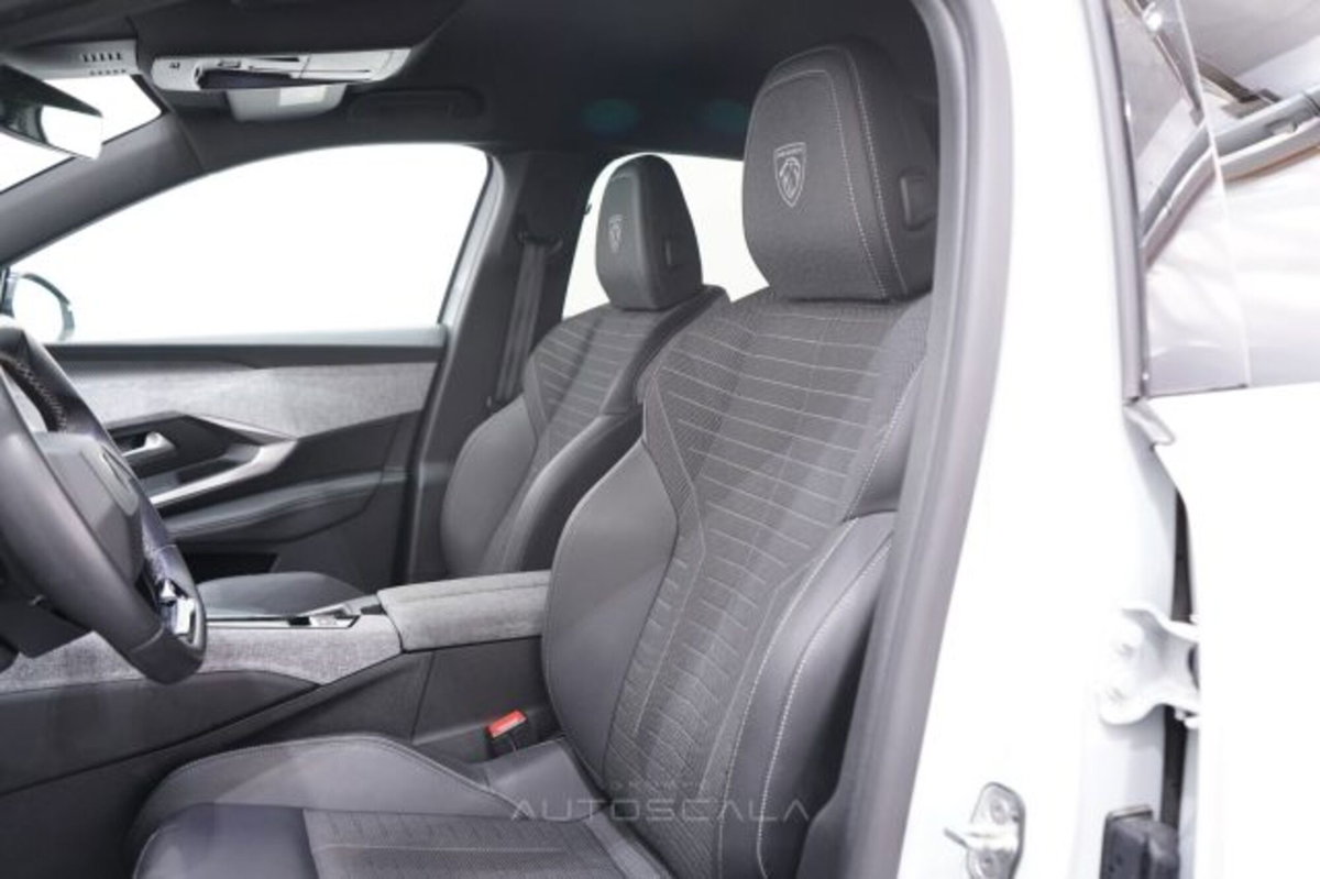 Peugeot 3008 1.2 hybrid GT Exclusive 145cv e-dcs6 (11)