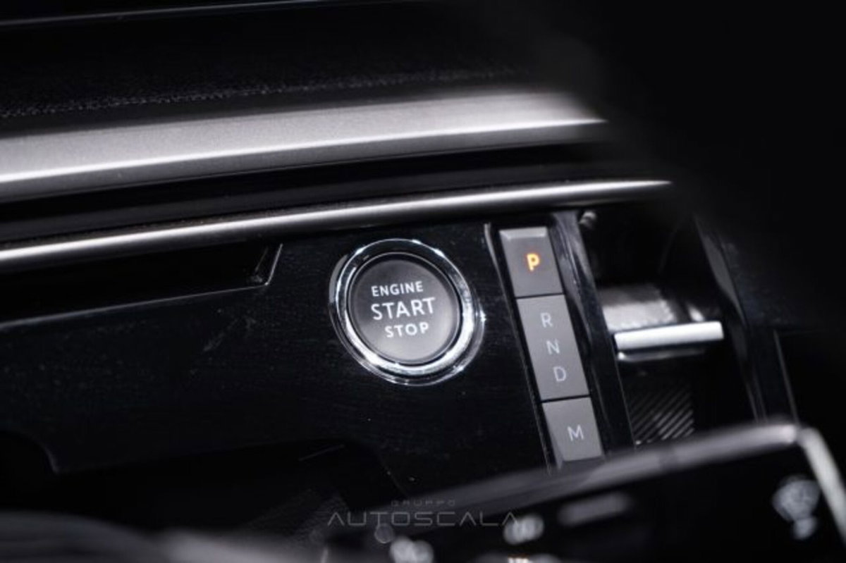 Peugeot 3008 1.2 hybrid GT Exclusive 145cv e-dcs6 (15)
