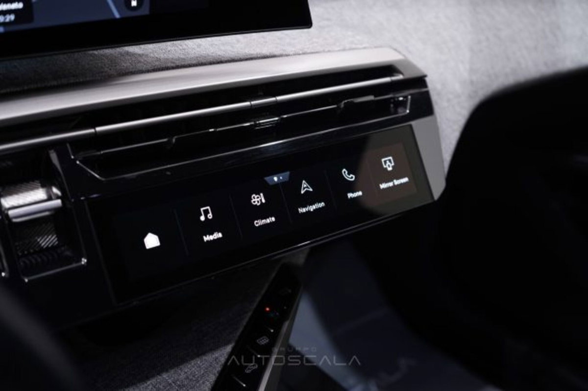 Peugeot 3008 1.2 hybrid GT Exclusive 145cv e-dcs6 (20)