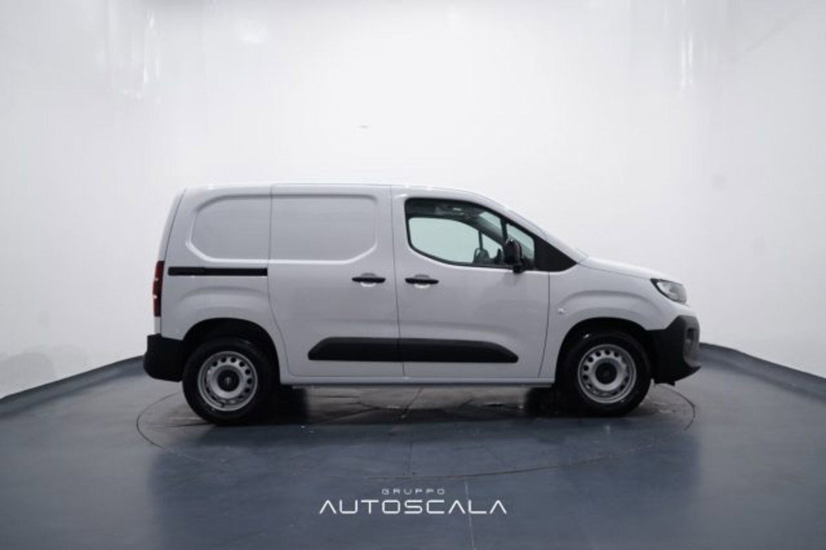 Opel Combo Furgone Cargo 1.5 Diesel 100CV PC 1000kg Edition (7)