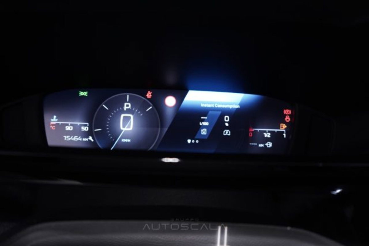 Peugeot 408 1.2 hybrid Allure 136cv e-dsc6 (10)