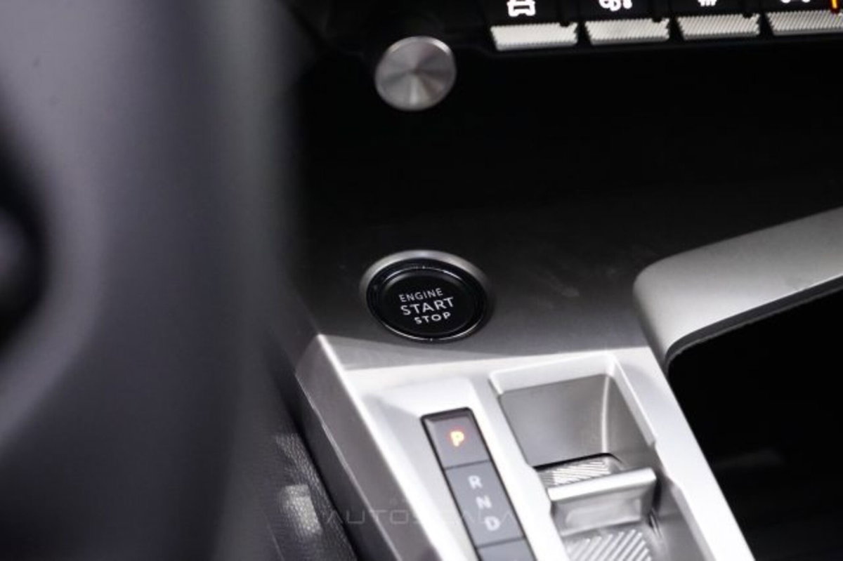 Peugeot 408 1.2 hybrid Allure 136cv e-dsc6 (13)
