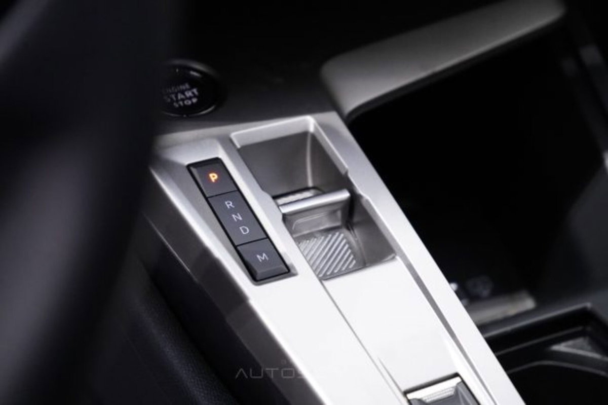 Peugeot 408 1.2 hybrid Allure 136cv e-dsc6 (14)
