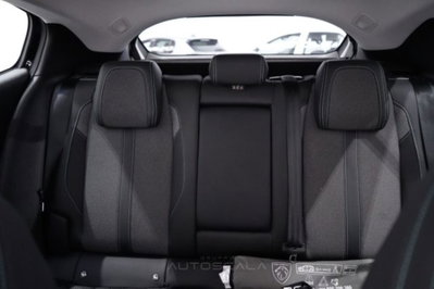 Peugeot 408 1.2 hybrid Allure 136cv e-dsc6 (17)