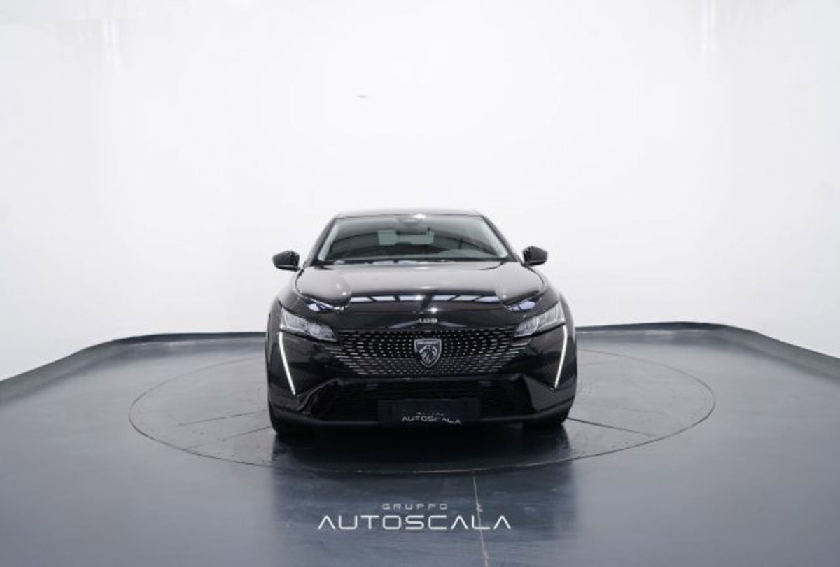 Peugeot 408 1.2 hybrid Allure 136cv e-dsc6 (2)