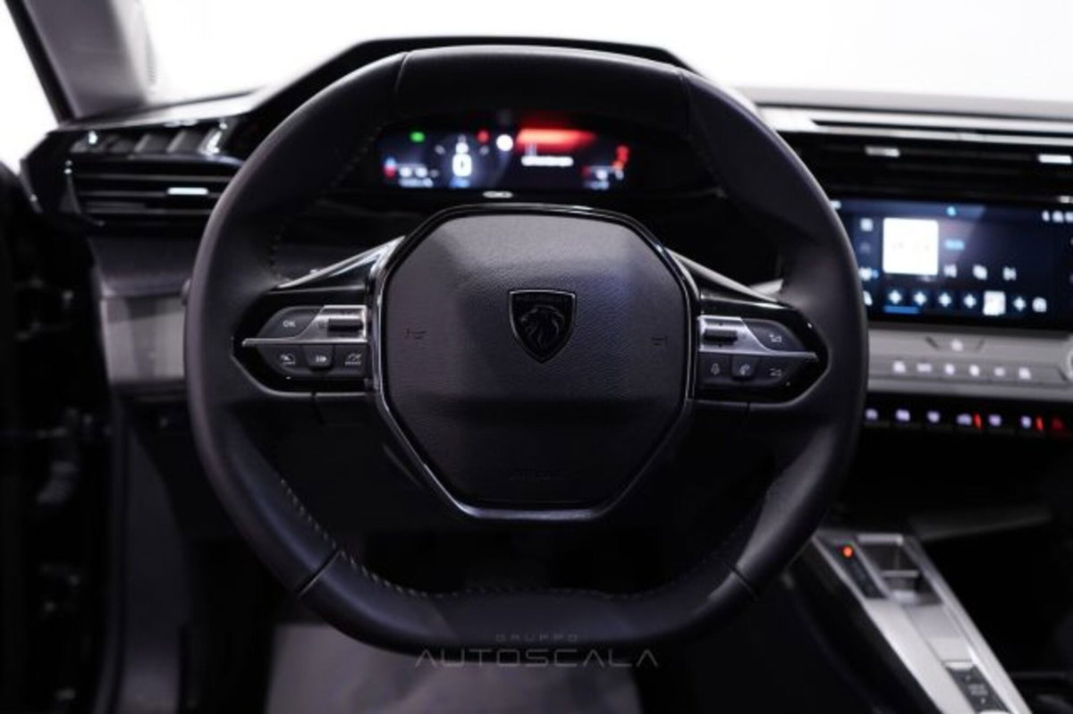 Peugeot 408 1.2 hybrid Allure 136cv e-dsc6 (9)
