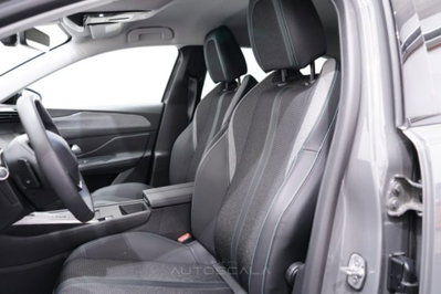 Peugeot 408 1.2 hybrid Allure 136cv e-dsc6 (11)