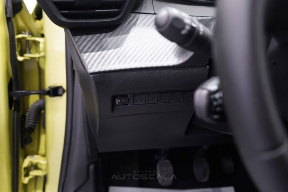 Peugeot 208 1.2 puretech Active s&s 100cv (12)