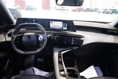 Peugeot 5008 1.2 hybrid 48V Allure Pack 136cv e-dcs 6 (18)