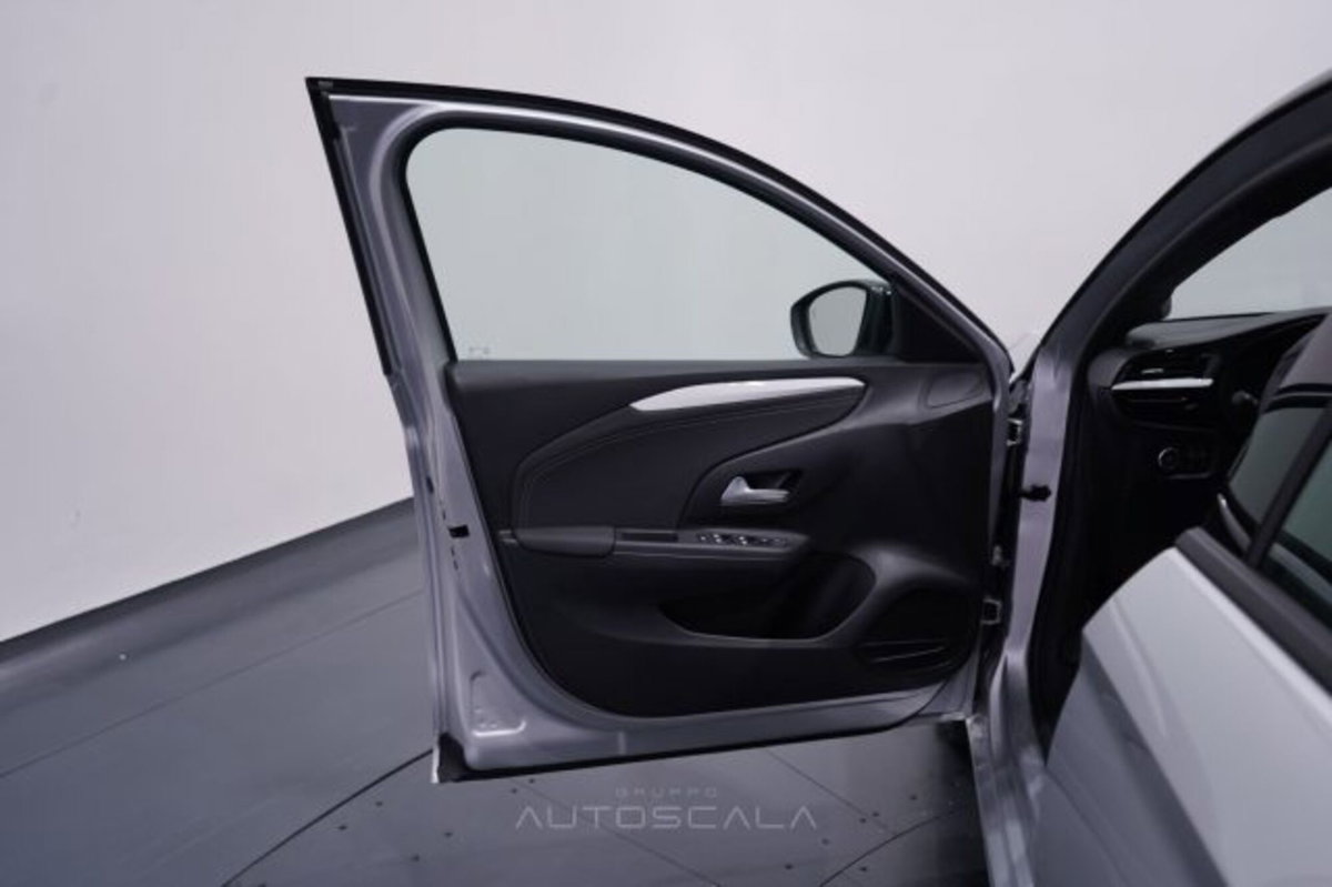 Opel Corsa 1.2 GS s&s 100cv (9)