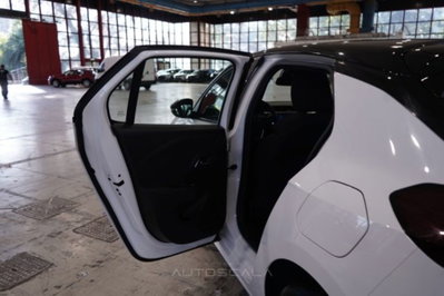 Opel Corsa 1.2 GS s&s 100cv (16)