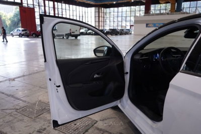 Opel Corsa 1.2 GS s&s 100cv (5)
