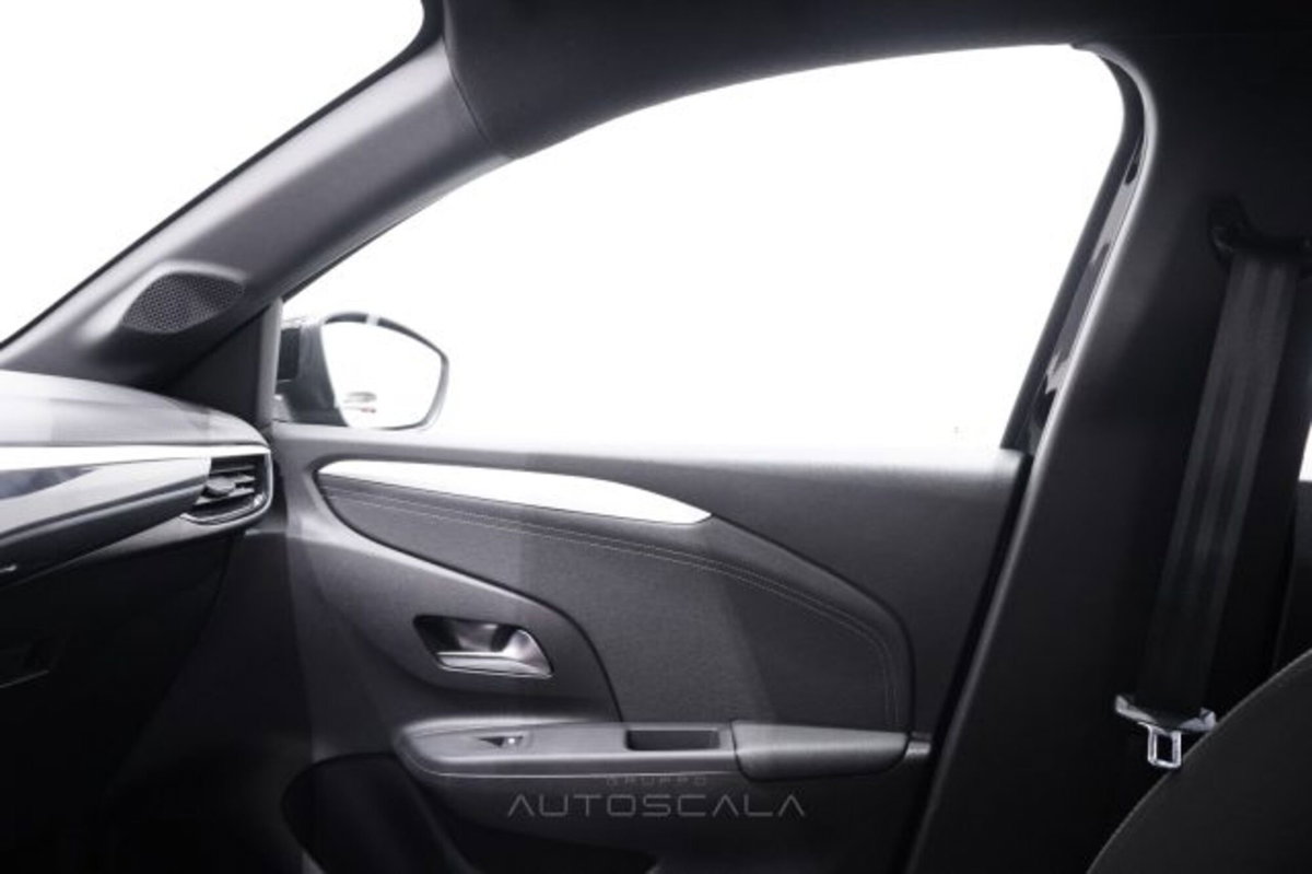 Opel Corsa 1.2 hybrid GS 100cv dct6 (19)
