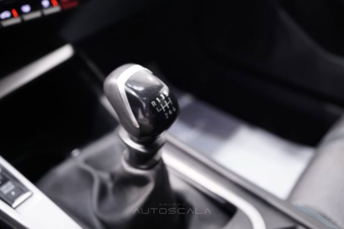 Peugeot 308 1.2 puretech t Allure s&s 130cv (18)