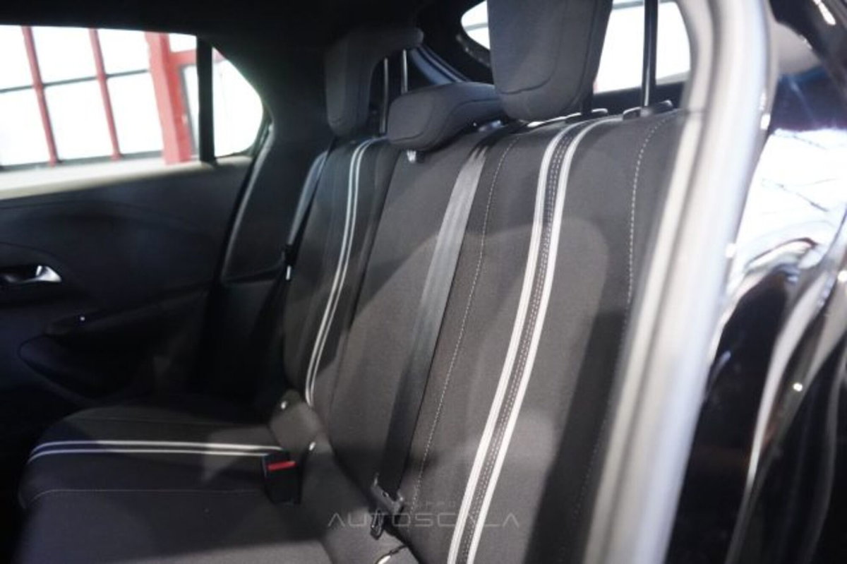 Opel Corsa 1.2 GS s&s 130cv at8 (16)
