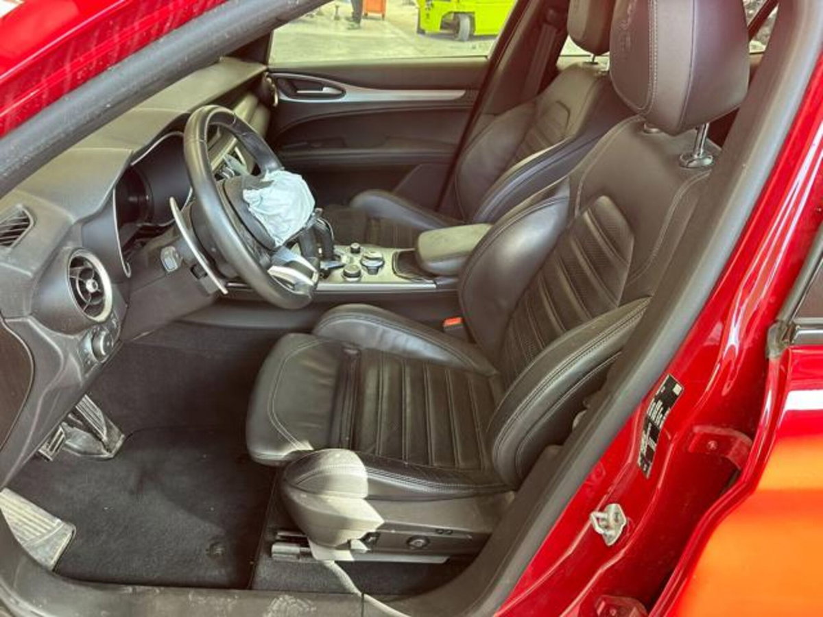 Alfa Romeo Stelvio Stelvio 2.2 Turbodiesel 210 CV AT8 Q4 Veloce (10)