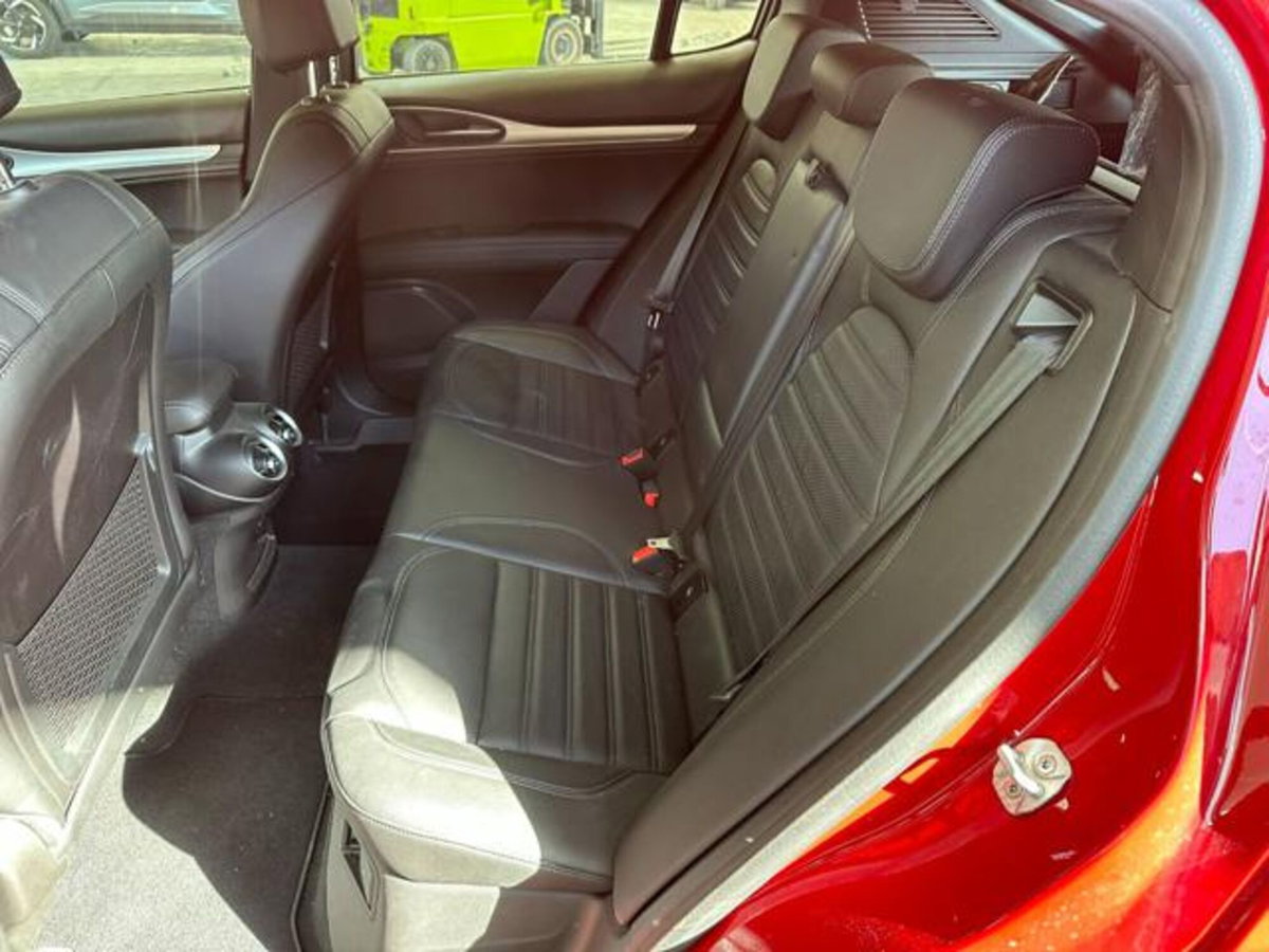 Alfa Romeo Stelvio Stelvio 2.2 Turbodiesel 210 CV AT8 Q4 Veloce (11)
