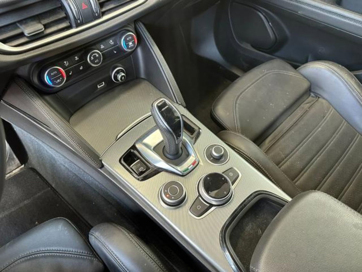 Alfa Romeo Stelvio Stelvio 2.2 Turbodiesel 210 CV AT8 Q4 Veloce (16)