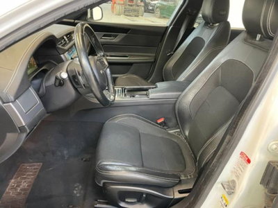 Jaguar XF 2.0 D 180 CV AWD aut. R-Sport (10)