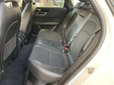 Jaguar XF 2.0 D 180 CV AWD aut. R-Sport (11)